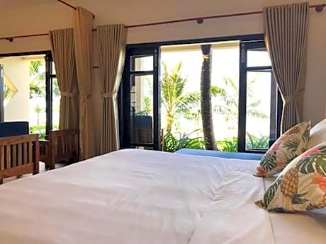 1-Bedroom Beachfront Villa with King Bed