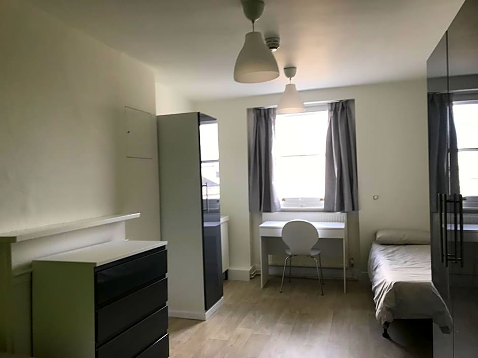 Leinster House (Bayswater)