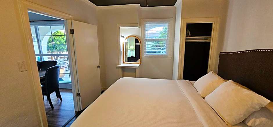 Casablanca Inn on The Beach