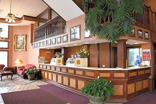 Hamilton Inn Select Beachfront Mackinaw City