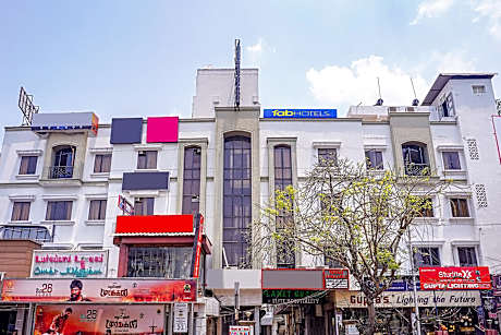 FabExpress Planet Grande - Nr. Ramee Mall & Thousand Lights Mosque