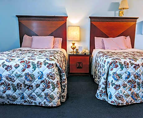 Deluxe Queen Room - Mobility Access/Non-Smoking