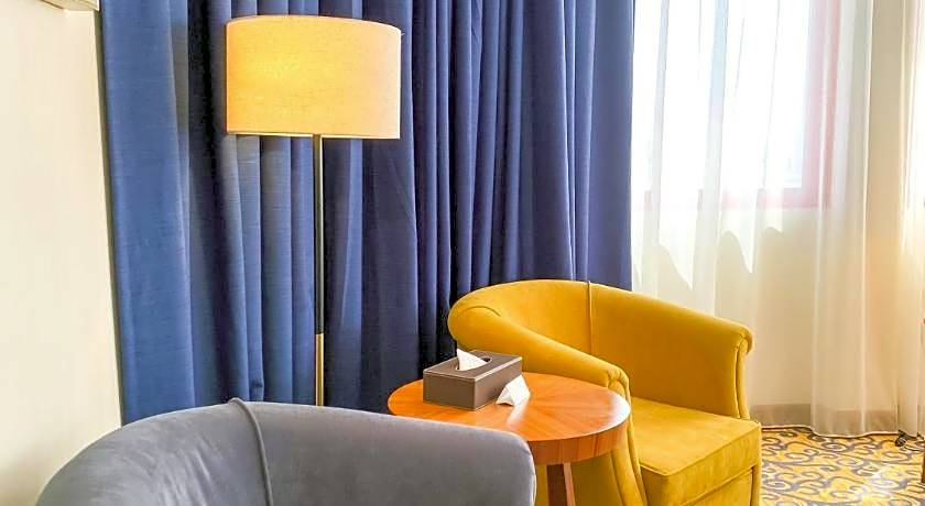 City Seasons Al Hamra Hotel