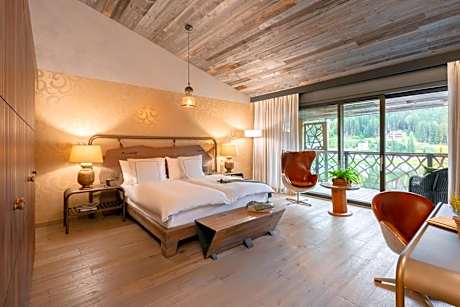 Panorama Double Room with Balcony and Lake View