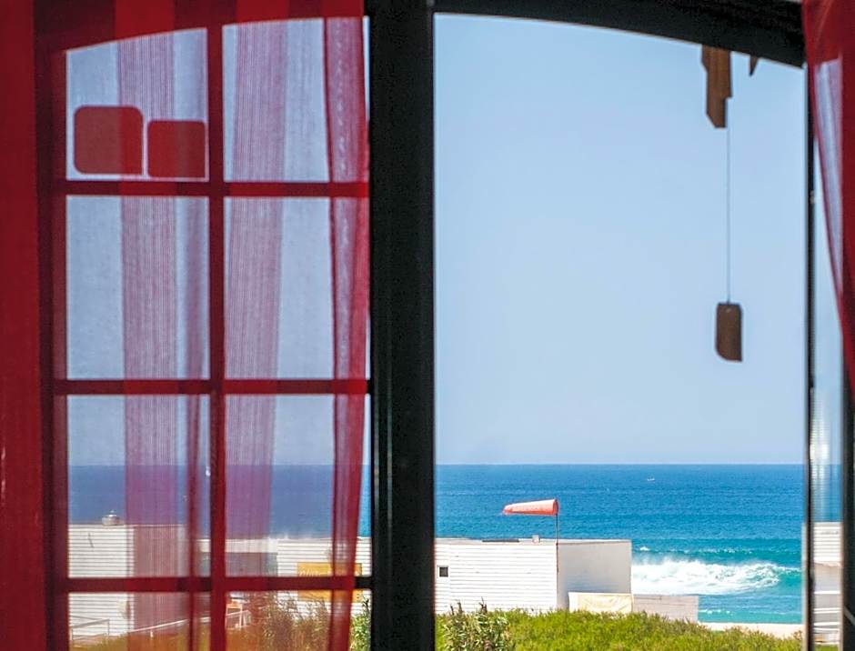 Supertubos Beach Hostel