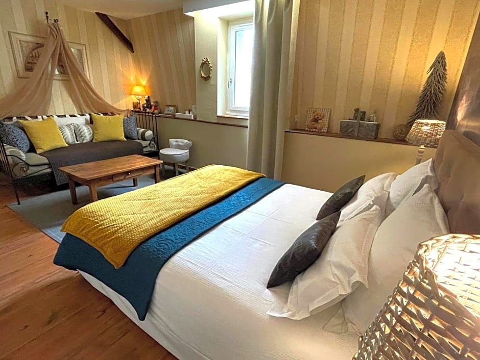 Maison d'hôtes et gîtes La Chouannerie à côté du parc du Puy duFou