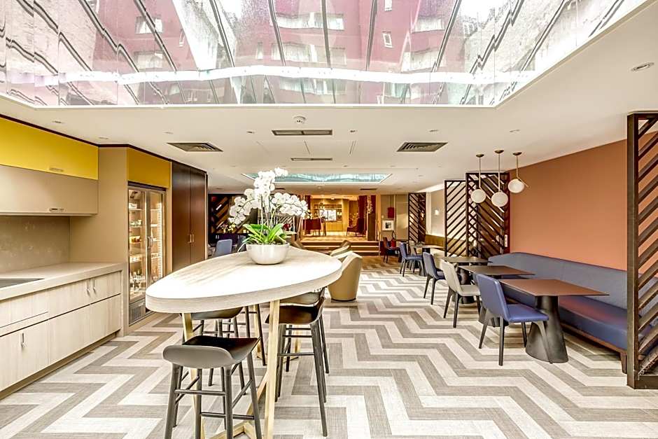 Mercure Paris Arc De Triomphe Etoile