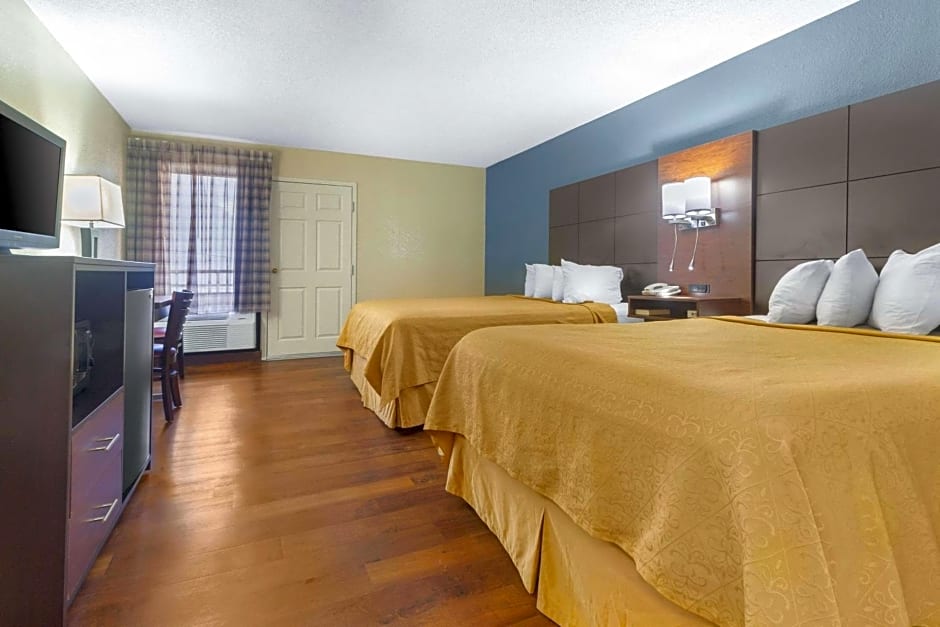 Econo Lodge Inn & Suites At The Conference Center