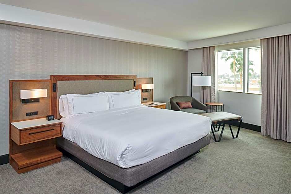 DoubleTree By Hilton Fullerton