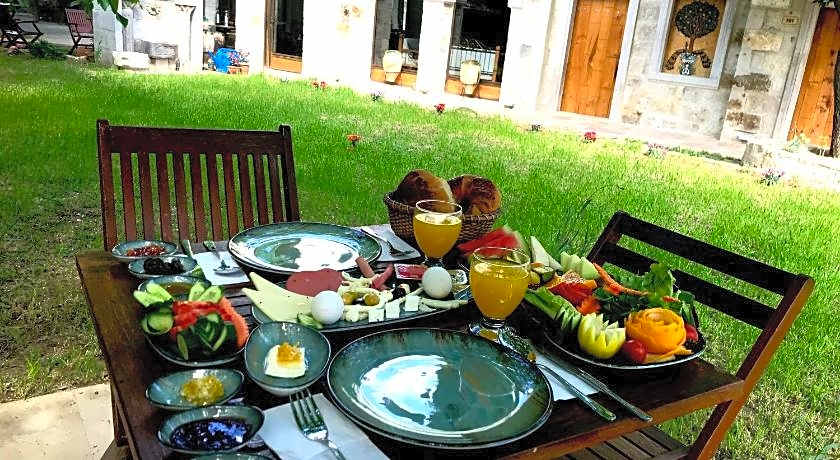 Sarnich Cave Suites