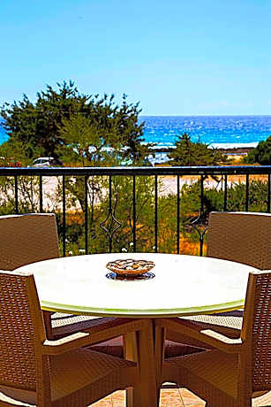 Romanos Beach Villas
