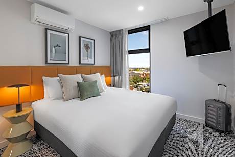 Superior One Bedroom Apartment