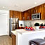 Amazing Condos Beautiful View 2 Blocks To French Quarter, Small Rooftop Pool, Gym, Seanger Theater, Super Dome, And Bourbon St