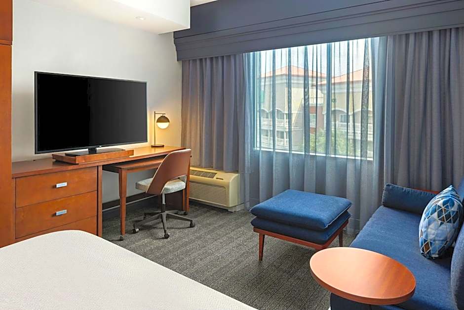 Courtyard by Marriott Minneapolis Maple Grove/Arbor Lakes