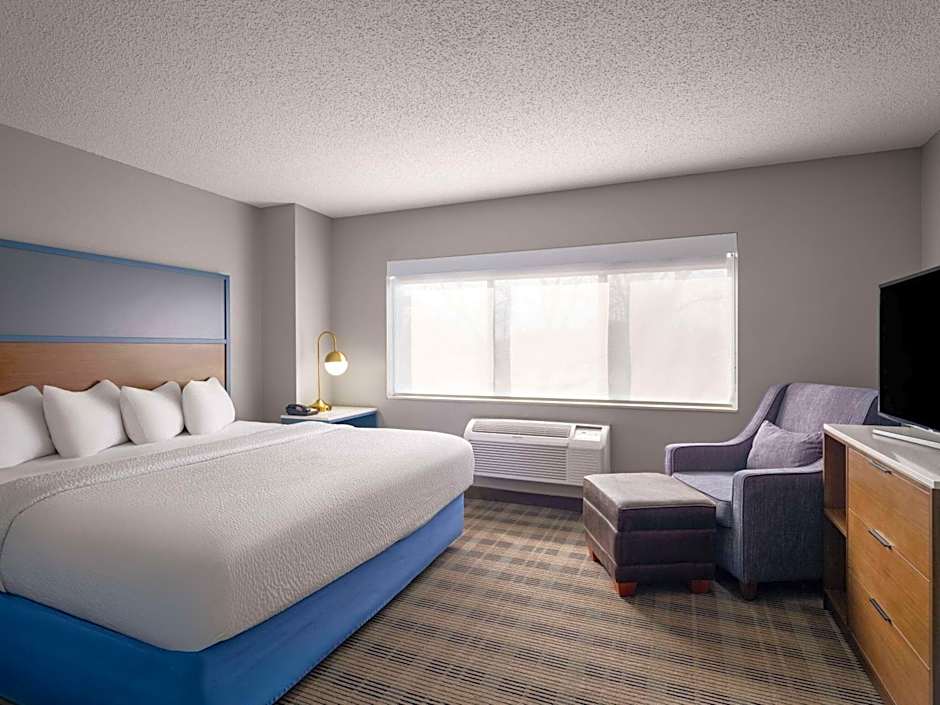 AmericInn by Wyndham Shakopee Near Canterbury Park