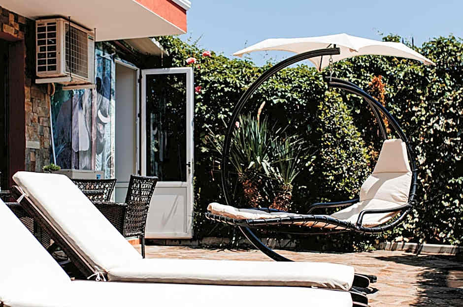 Red Iguana Hotel