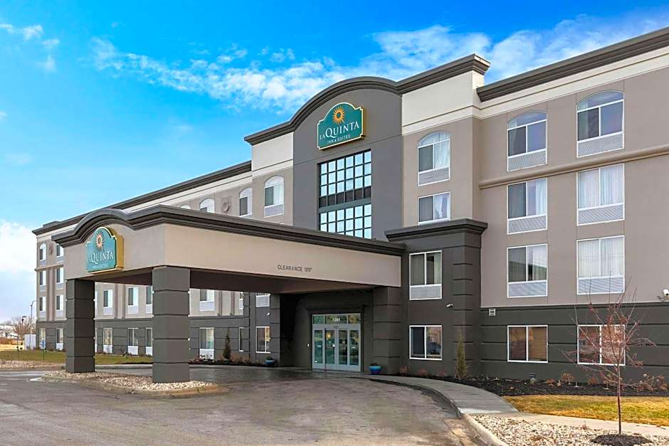 La Quinta Inn & Suites by Wyndham Omaha Airport Downtown