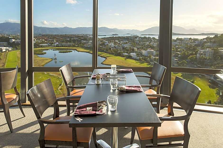 Ramada Hotel & Suites by Wyndham Noumea