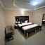 Grand Maridos - Ibadan