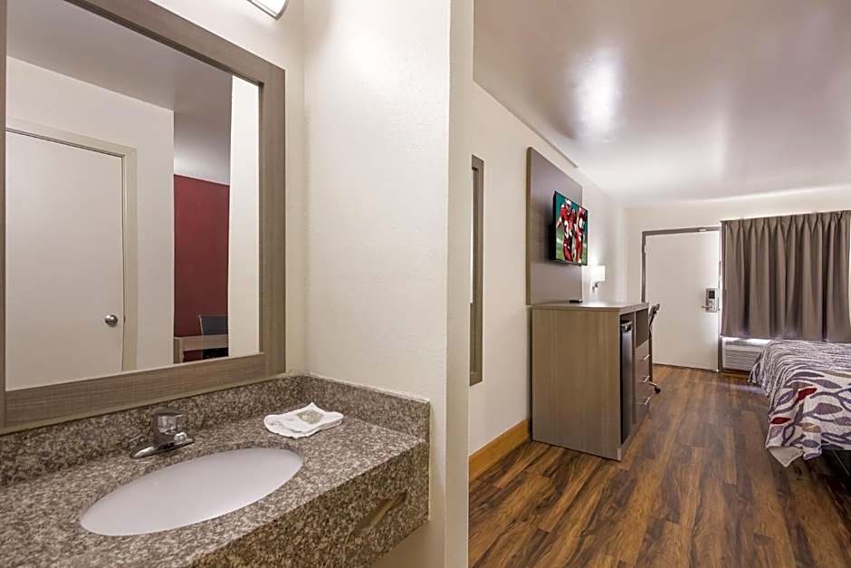 Red Roof Inn Crestview