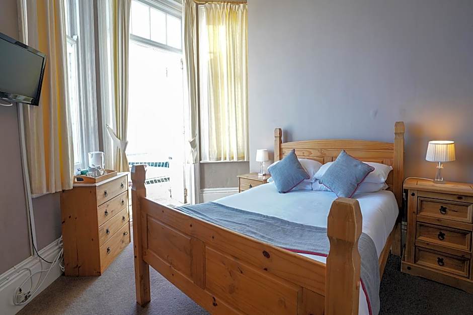 OYO Shanklin Beach Hotel