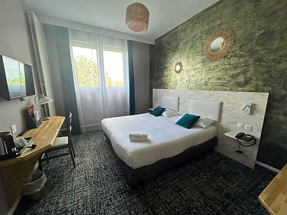 Brit Hotel Privilège Le Royal - Centre Gare