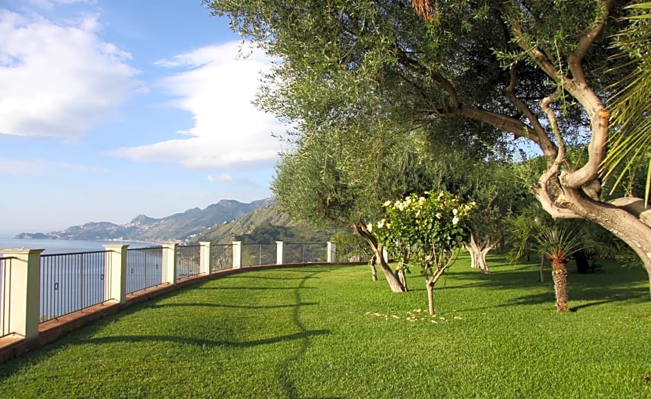 Capo Dei Greci Taormina Coast Hotel & SPA