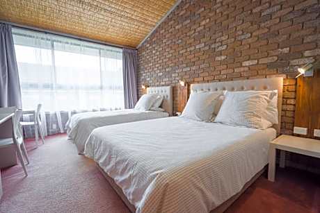 Twin Suite