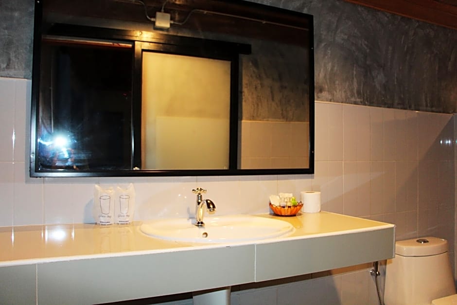 The Noi Guesthouse and Restaurant