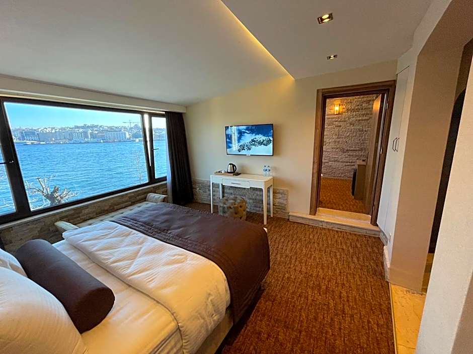 Weingart Seaside Hotel