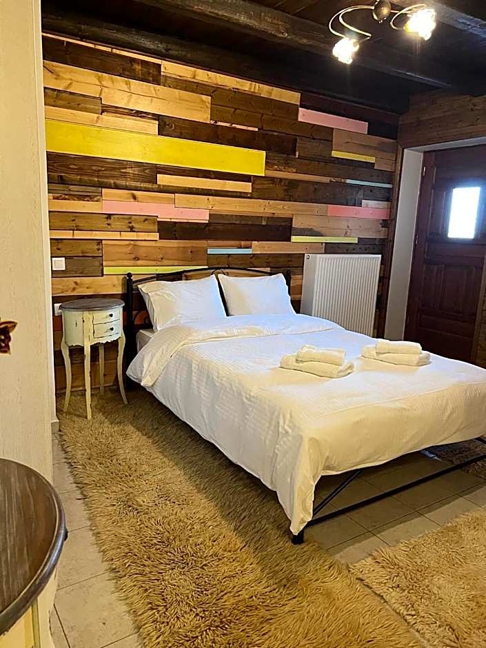 Ikojenia Traditional Lodge