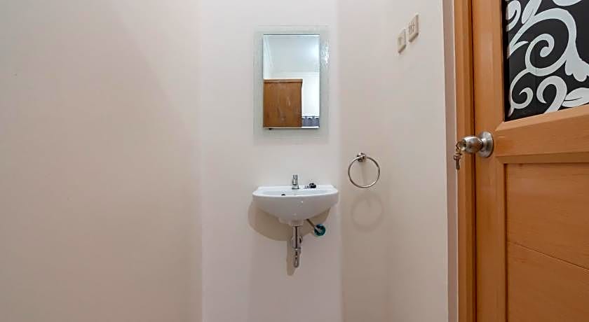RedDoorz Syariah Plus @ Perintis Guesthouse Tasikmalaya