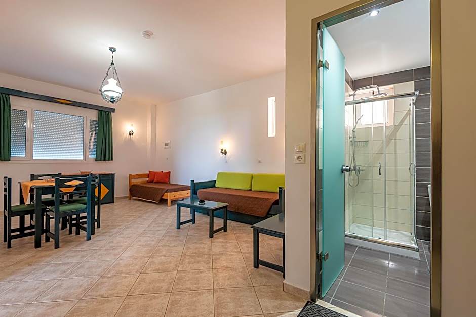 Cirillo Family Hotel-Christinas Studios