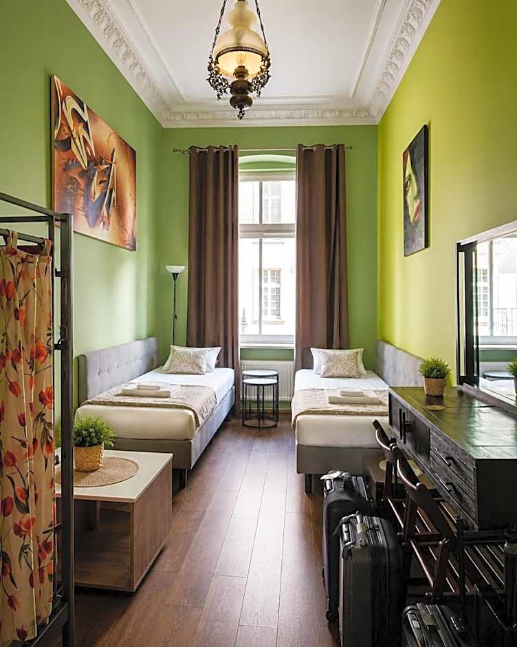 Babel Hostel, Dworzec PKP, Rynek