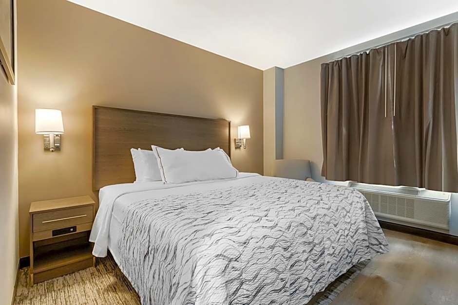 Red Roof PLUS+ Jamaica, NY - JFK Airport