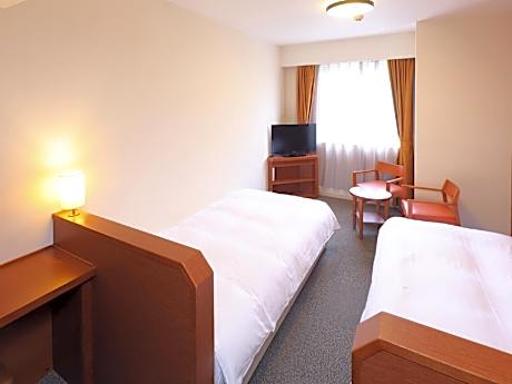 Twin Room with Shower Booth, without Cleaning Service - Non-Smoking