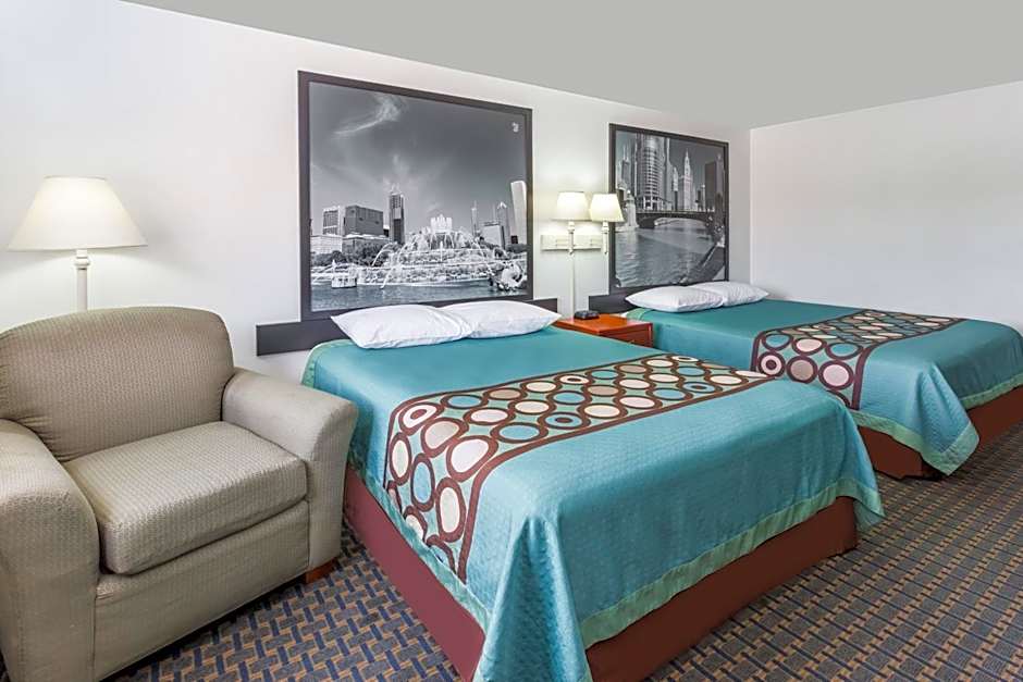 Super 8 by Wyndham Rock Falls Sterling Area