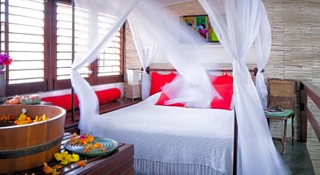 DOUBLE CHALET (ADULTS ONLY)