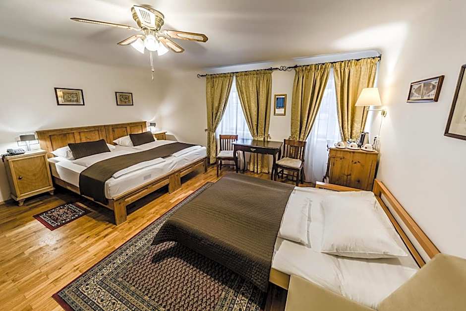 Archibald At The Charles Bridge