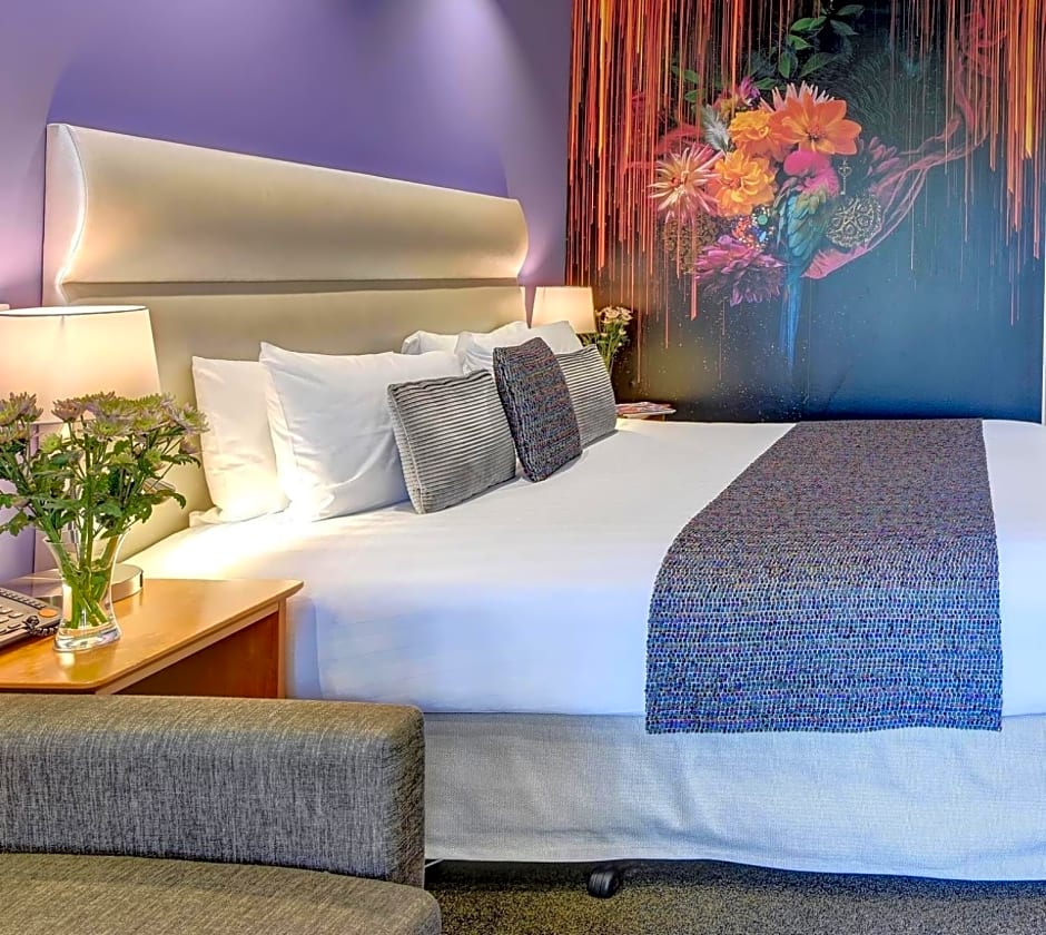 Trailways Hotel Nelson