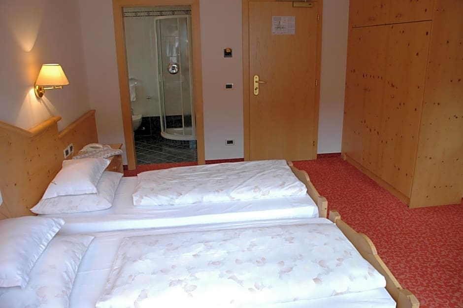 Hotel Falzares