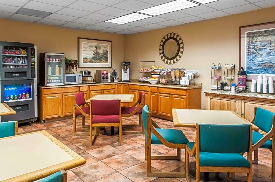 Rodeway Inn East