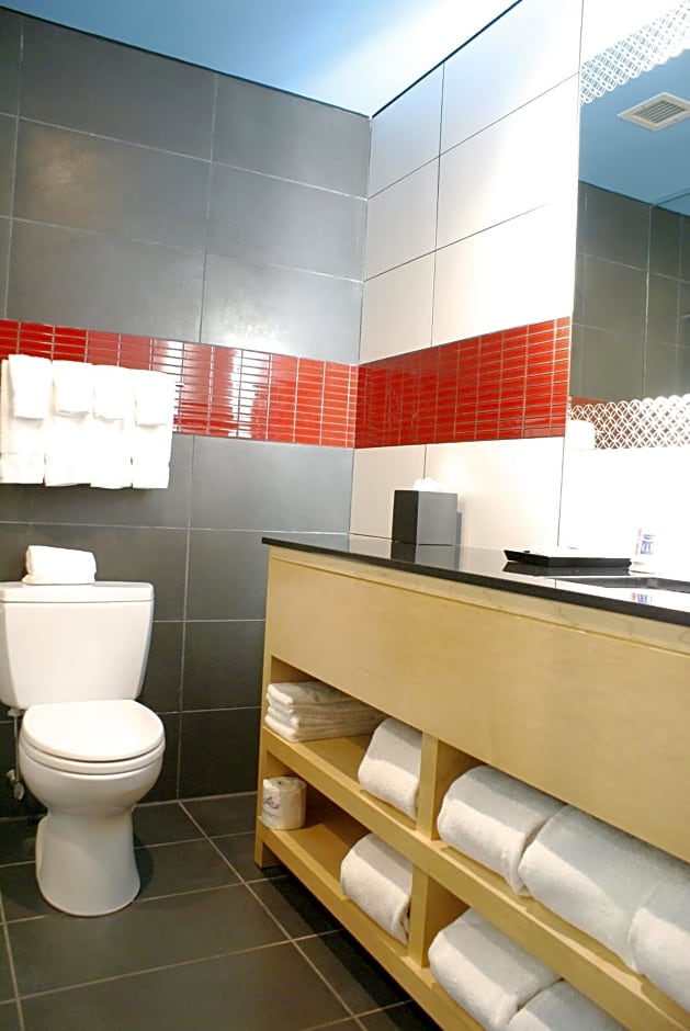 Tryp by Wyndham Times Square South