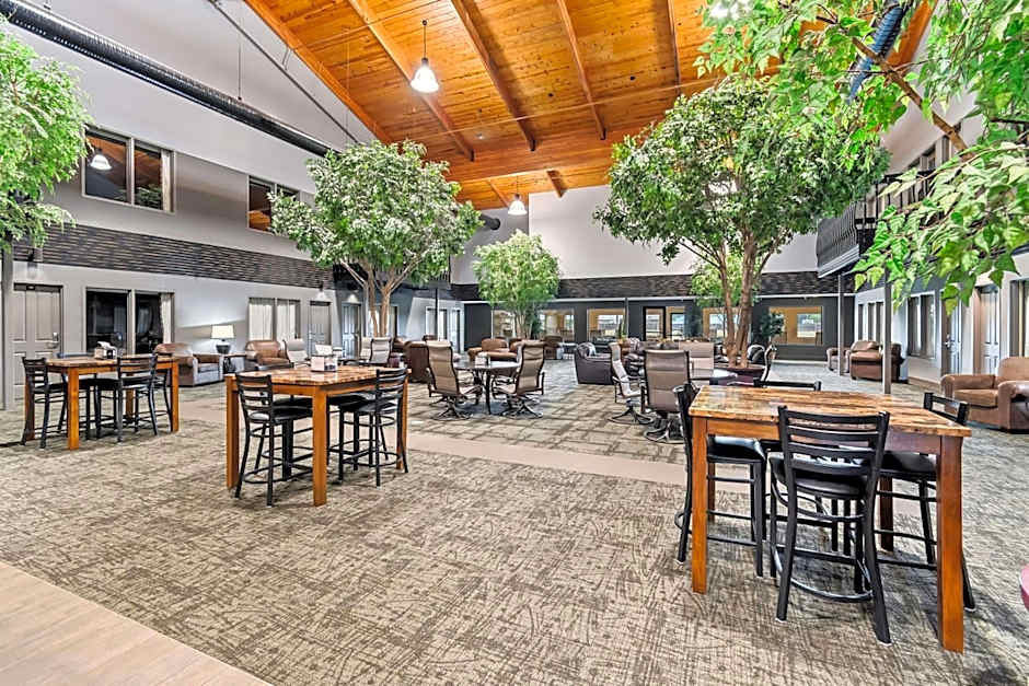 Heartland Inn & Suites, SureStay Collection by Best Western