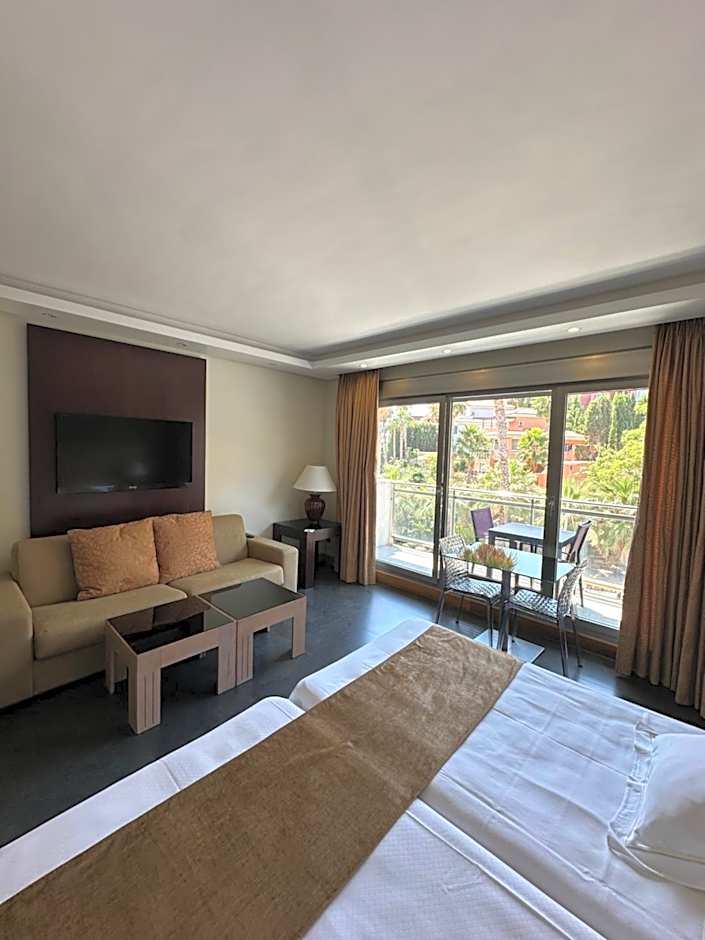 ArtPlatinum SUITES&APARTMENTS