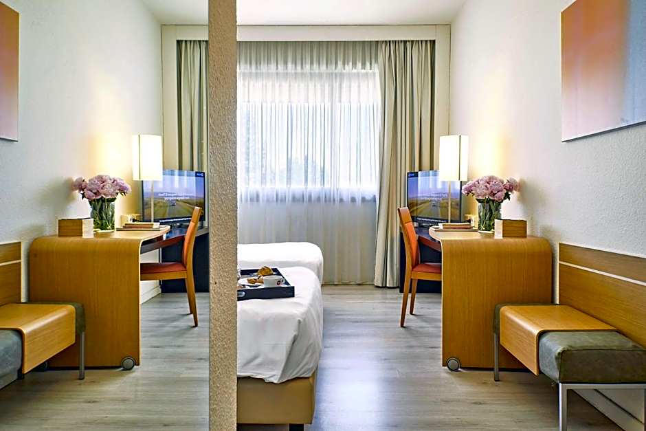 Living Place Hotel