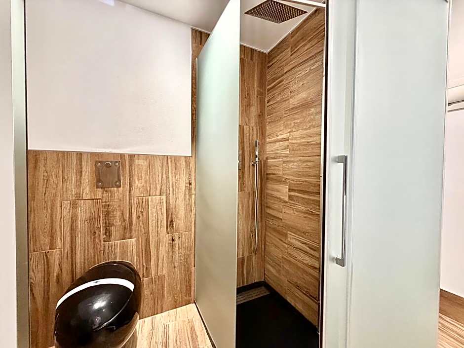 Ilustre - City-View Rooms with AC in Málaga's Old Town - Steps from Calle Larios and the Thyssen