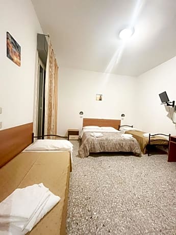 Classic Quadruple Room