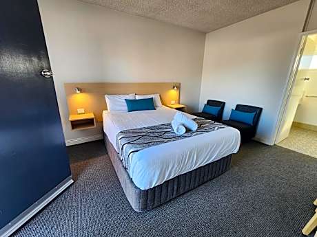 Country Gardens Motel