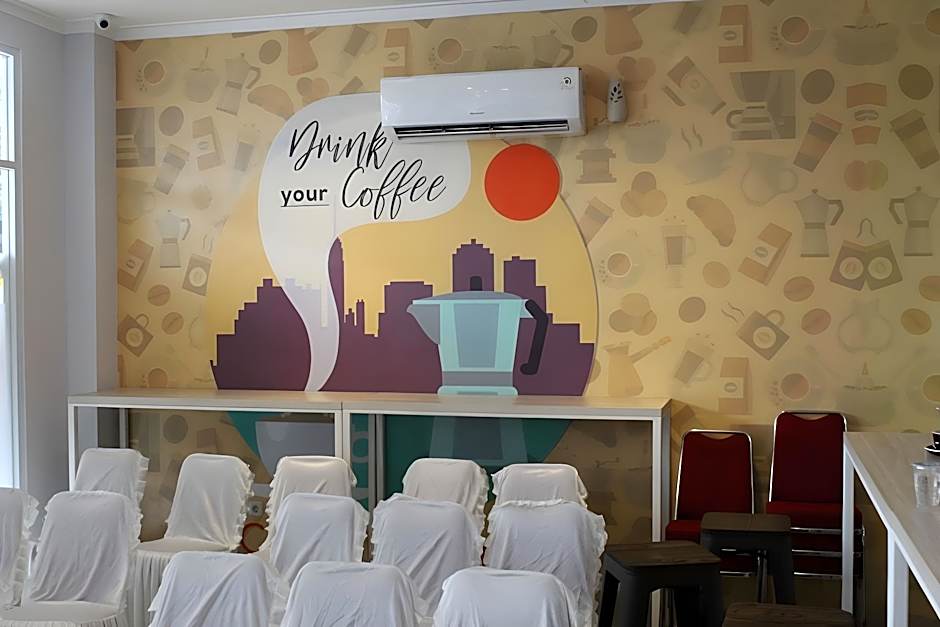 Central Front One Inn Jakarta Airport